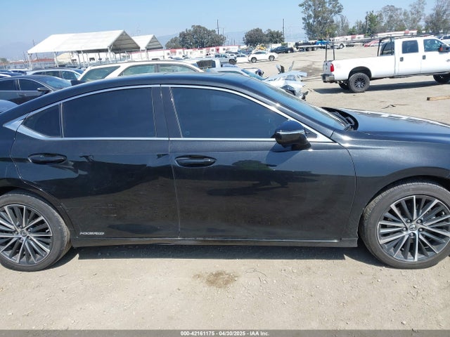 Lexus ES 300H 2022 58ADA1C13NU013399 Image 14