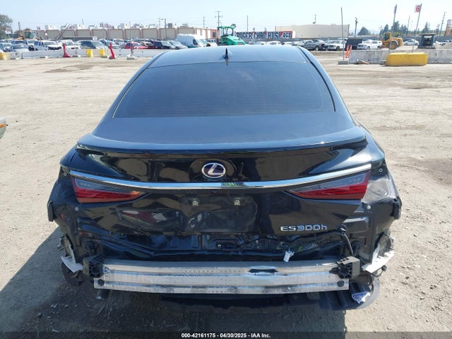 Lexus ES 300H 2022 58ADA1C13NU013399 Image 17