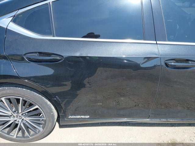 Lexus ES 300H 2022 58ADA1C13NU013399 Image 19