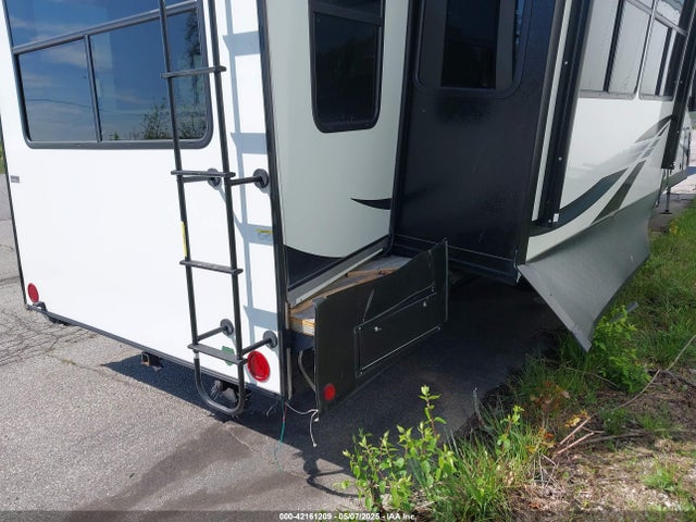 4YDFYKU23NZ980446 Dutchmen Yukon