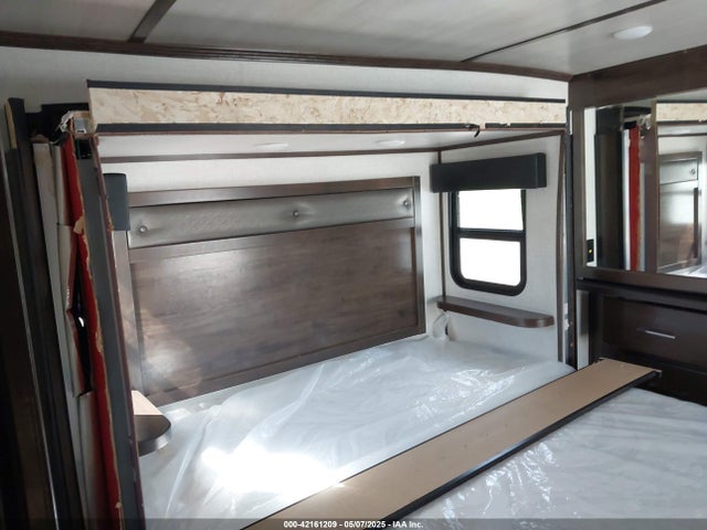4YDFYKU23NZ980446 Dutchmen Yukon