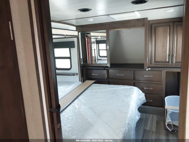 4YDFYKU23NZ980446 Dutchmen Yukon
