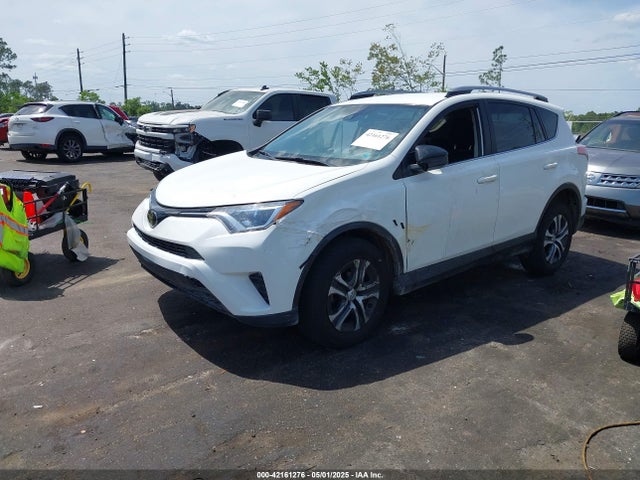 JTMZFREV2JJ727764 Toyota RAV4 LE