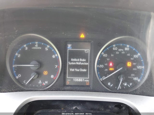JTMZFREV2JJ727764 Toyota RAV4 LE