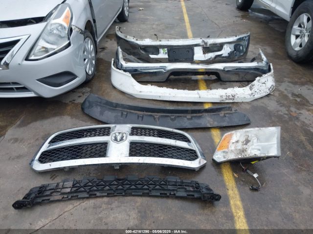 3C6JR6AT9NG210824 RAM 1500 Classic Tradesman  4x2 6'4 Box