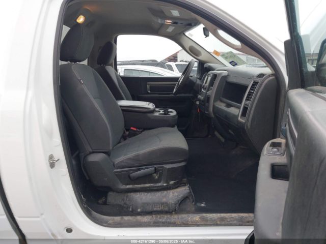 3C6JR6AT9NG210824 RAM 1500 Classic Tradesman  4x2 6'4 Box