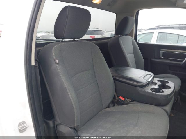 3C6JR6AT9NG210824 RAM 1500 Classic Tradesman  4x2 6'4 Box