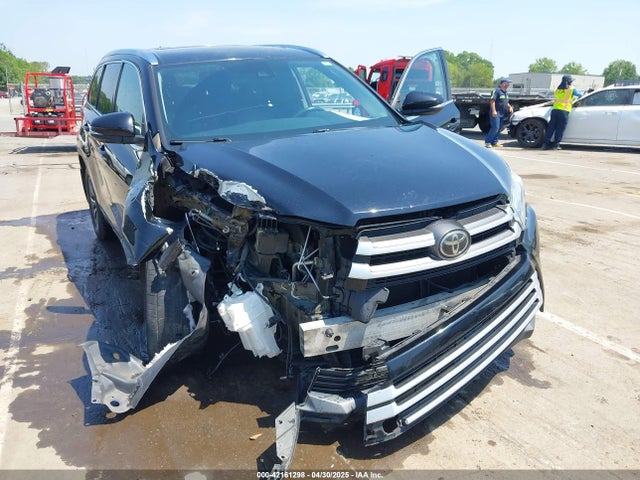 5TDJZRFH0HS370238 Toyota Highlander Xle