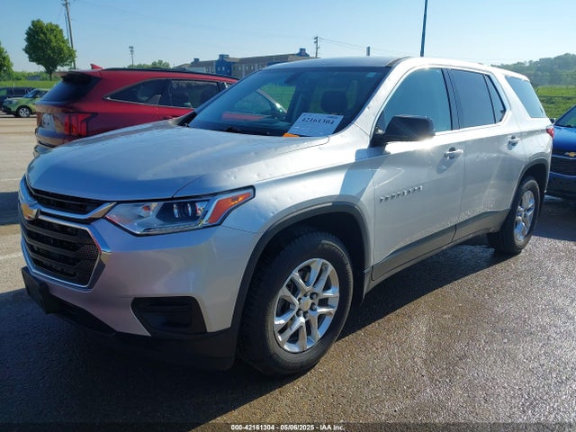 Chevrolet Traverse Ls 2018 1GNERFKW7JJ145166 Image 2
