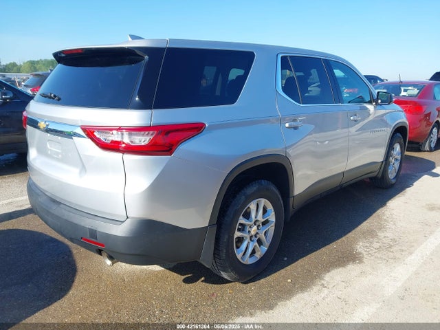 Chevrolet Traverse Ls 2018 1GNERFKW7JJ145166 Image 4
