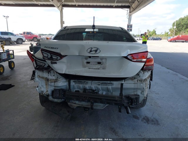 Hyundai Accent Limited 2019 3KPC34A30KE059385 Image 16