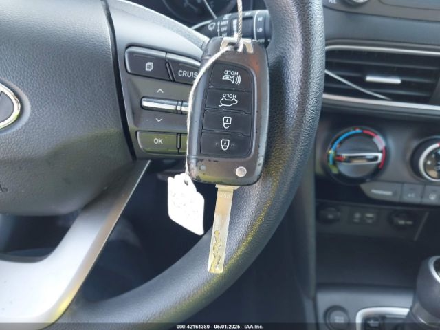 KM8K12AA7LU441738 Hyundai Kona Se