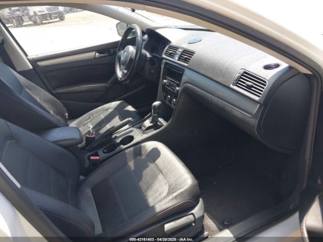 1VWAT7A38FC030199 Volkswagen Passat 1.8t Wolfsburg Edition