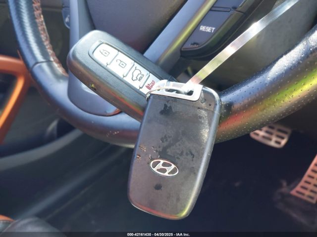KMHTC6AE2GU266197 Hyundai Veloster Turbo