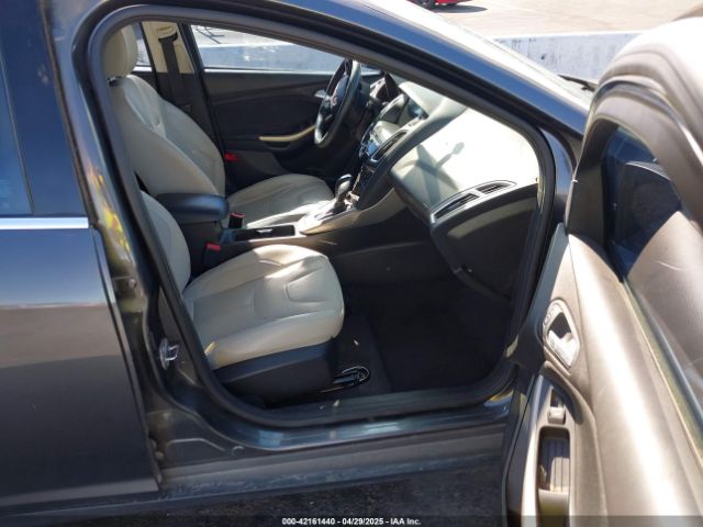 1FADP3N25HL299817 Ford Focus Titanium