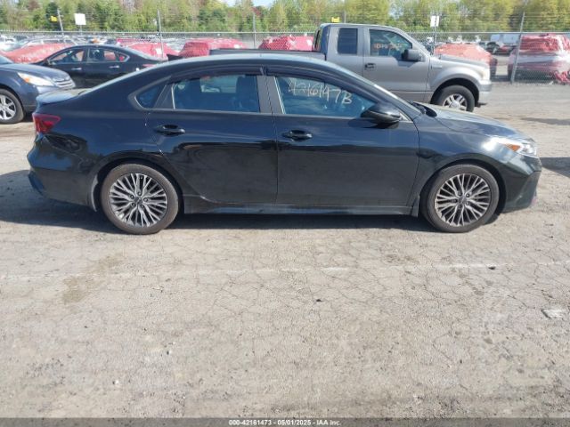 3KPF54AD3NE495460 KIA Forte Gt-line