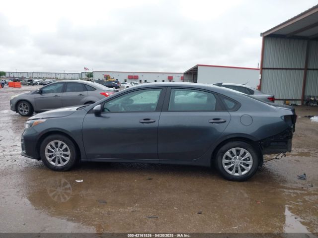 3KPF24AD4ME394810 KIA FORTE FE