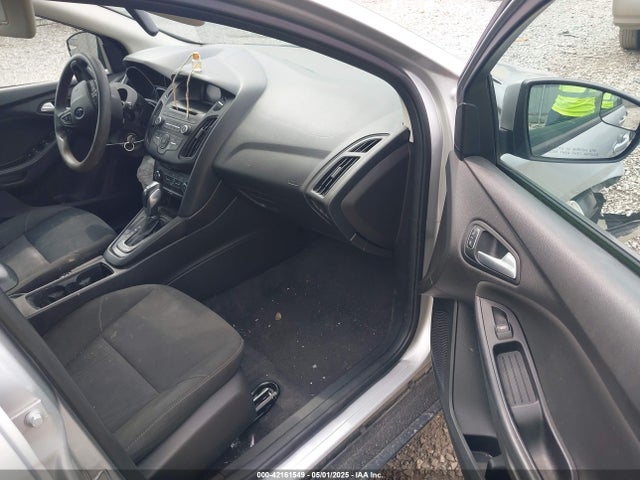 1FADP3K24FL307343 Ford FOCUS SE