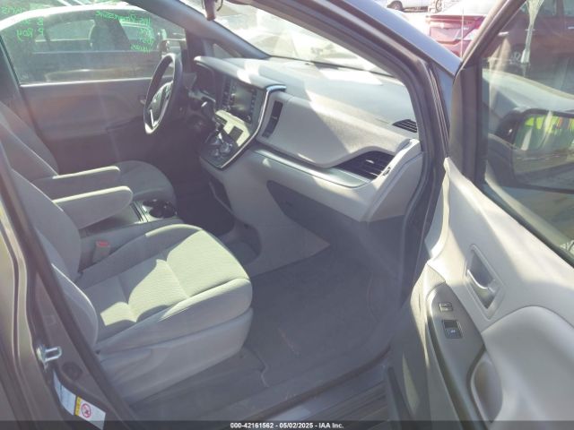 2018 TOYOTA SIENNA 5TDJZ3DC3JS190746 Photo 4