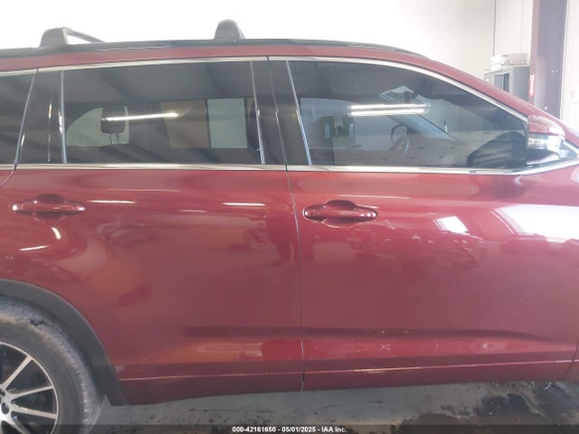 5TDJZRFH0JS886105 Toyota Highlander Se