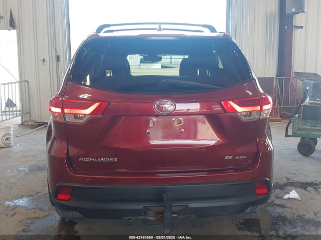 5TDJZRFH0JS886105 Toyota Highlander Se