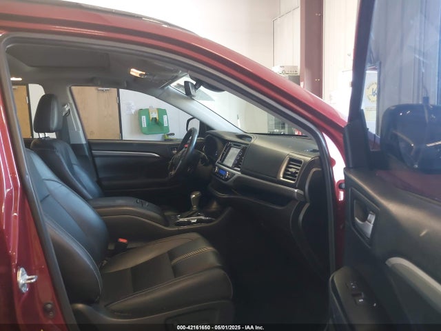 5TDJZRFH0JS886105 Toyota Highlander Se