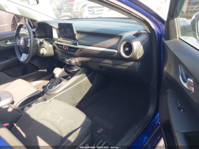 3KPF24AD6ME359587 KIA Forte Lxs