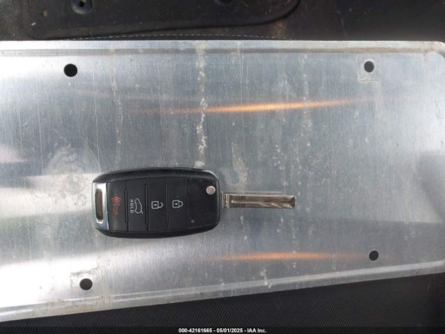 KNDJP3A52F7781082 KIA SOUL +