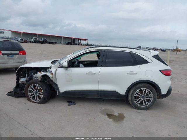 1FMCU0H6XNUA83488 Ford ESCAPE SEL