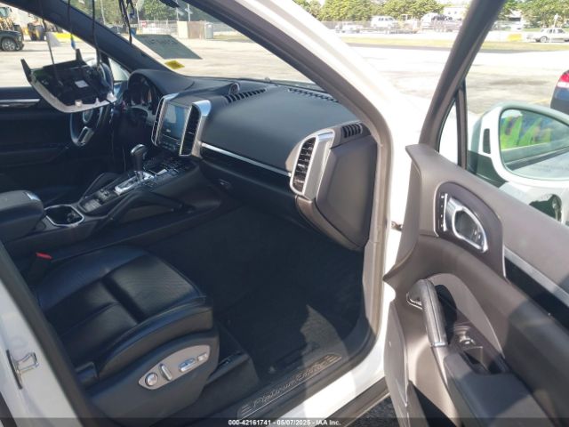 2018 PORSCHE CAYENNE WP1AA2A27JKA02278 Photo 4
