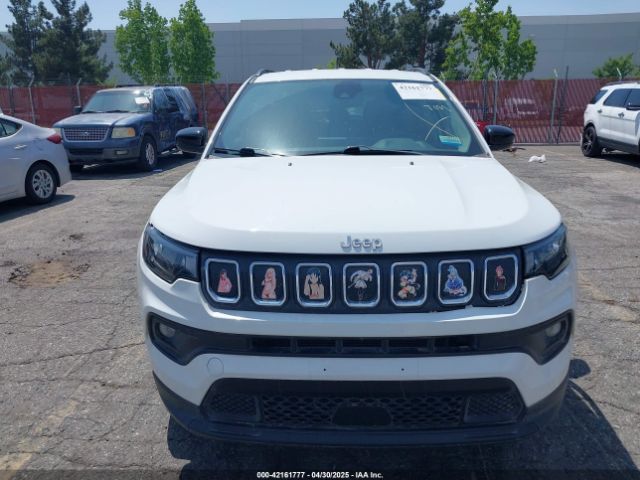 3C4NJDBB6NT235666 Jeep Compass Latitude 4x4