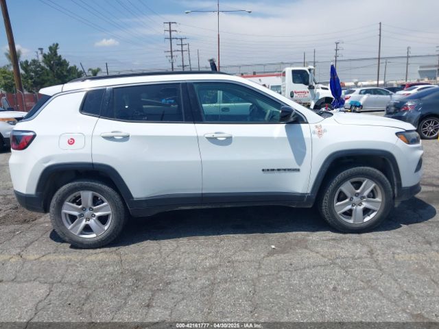 3C4NJDBB6NT235666 Jeep Compass Latitude 4x4