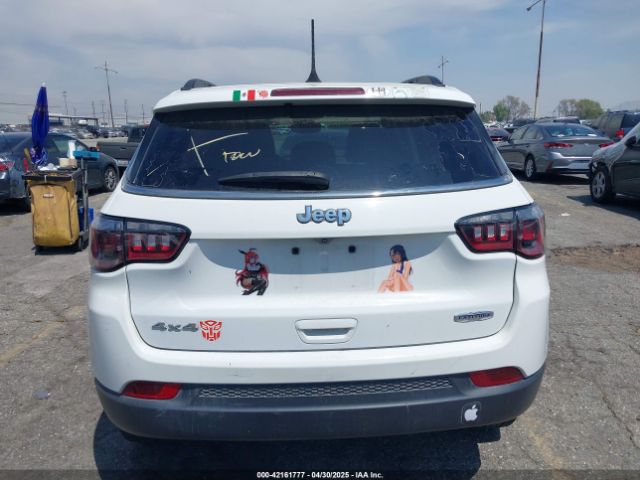 3C4NJDBB6NT235666 Jeep Compass Latitude 4x4