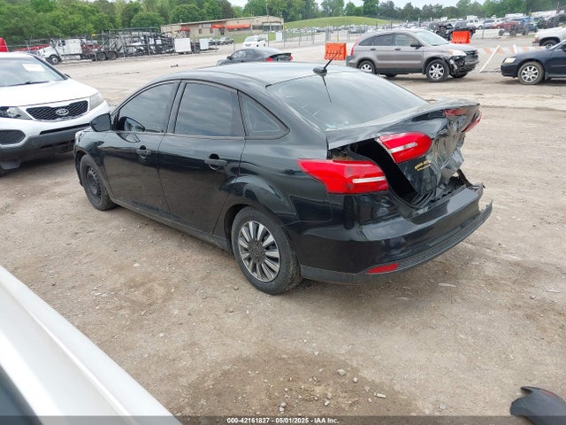 Ford FOCUS S 2015 1FADP3E27FL259896 Image 3