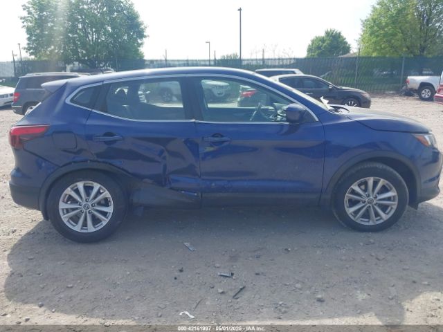 JN1BJ1CR4KW321693 Nissan Rogue Sport S