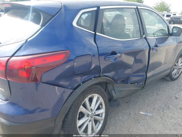JN1BJ1CR4KW321693 Nissan Rogue Sport S