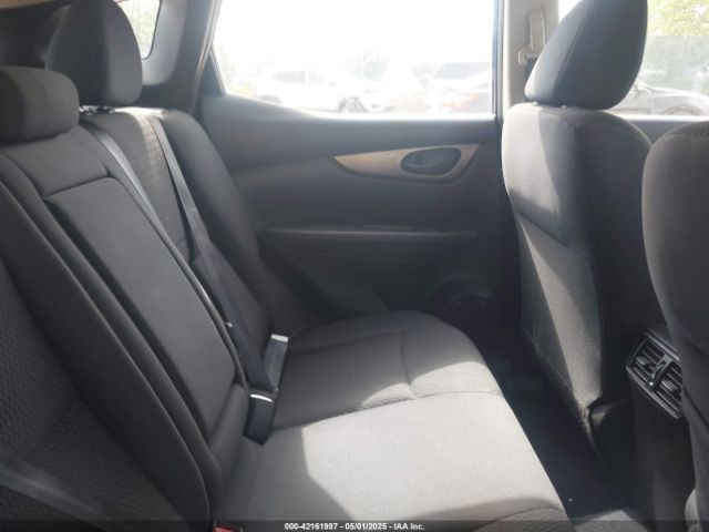 JN1BJ1CR4KW321693 Nissan Rogue Sport S