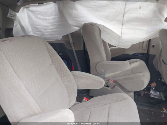 5TDJZ3DC3KS219602 Toyota Sienna Le 7 Passenger