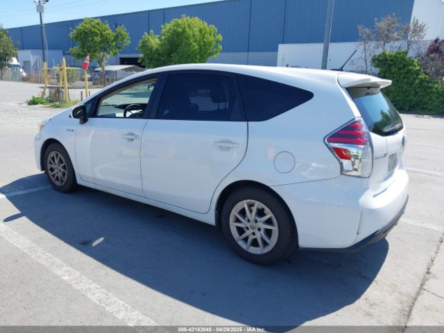 JTDZN3EU5GJ051939 Toyota Prius V Three
