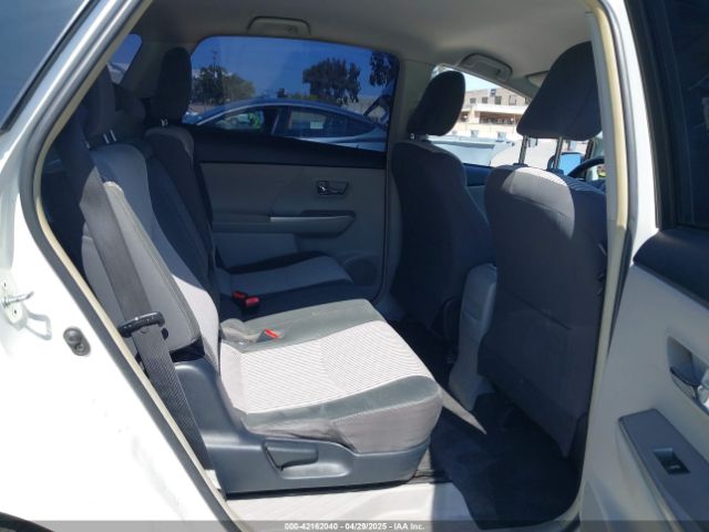 JTDZN3EU5GJ051939 Toyota Prius V Three