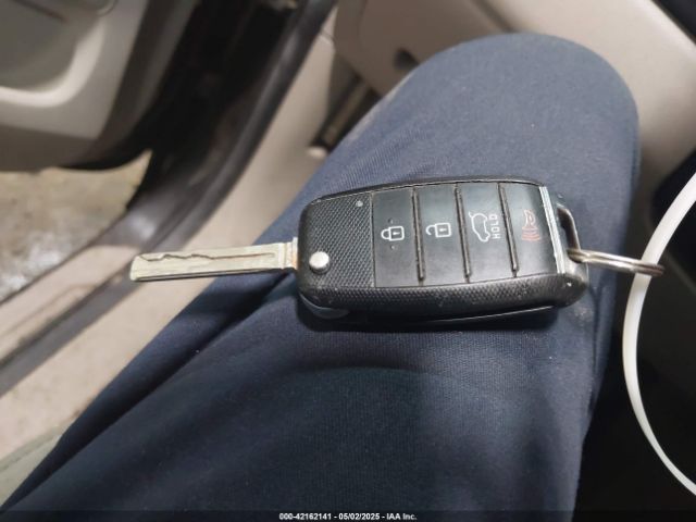 KNDMA5C12G6168729 KIA Sedona L