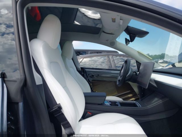 2023 TESLA MODEL Y 7SAYGDEE1PA166355 Photo 4