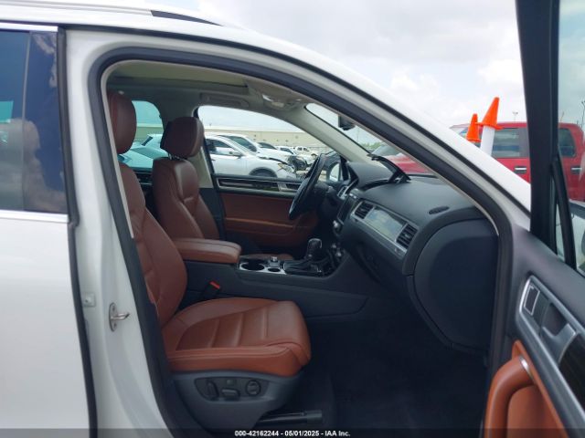 2016 VOLKSWAGEN TOUAREG WVGEF9BP1GD012885 Photo 4