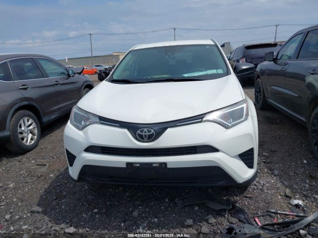 JTMBFREV9JJ200726 Toyota RAV4 LE