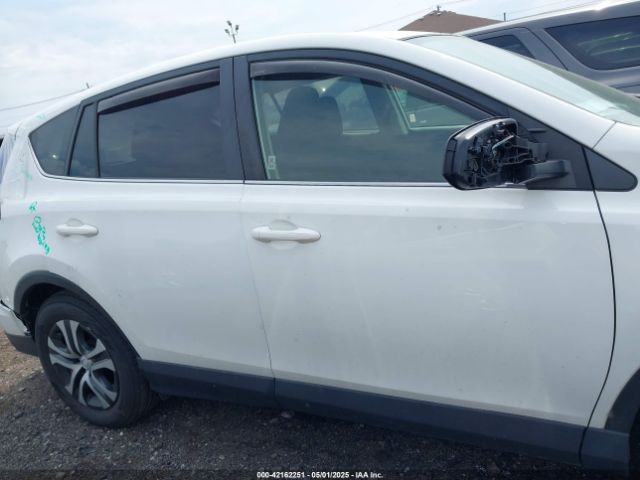 JTMBFREV9JJ200726 Toyota RAV4 LE