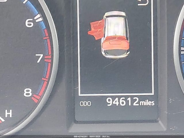 JTMBFREV9JJ200726 Toyota RAV4 LE
