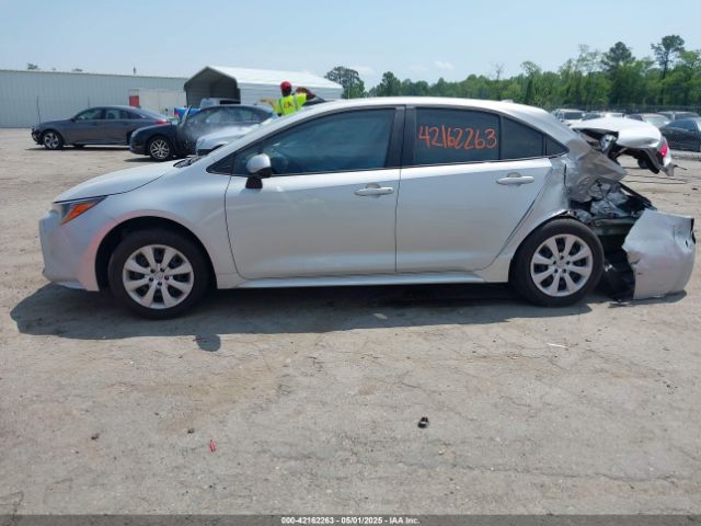 5YFEPMAE7NP279625 Toyota COROLLA LE
