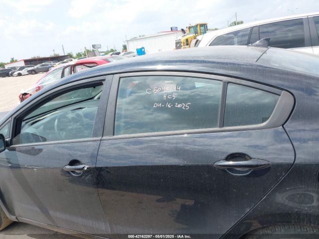 3KPFK4A7XHE052245 KIA FORTE LX