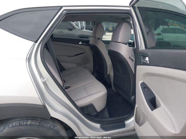 KM8J33A43MU375471 Hyundai Tucson Value