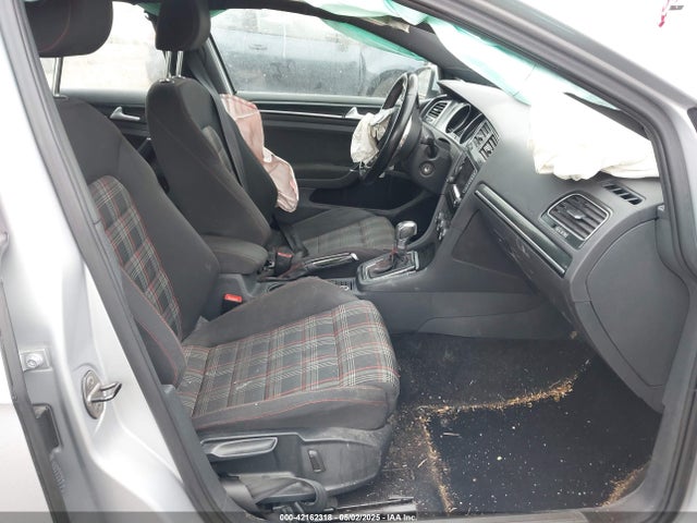 3VW4T7AU6FM086758 Volkswagen 2015